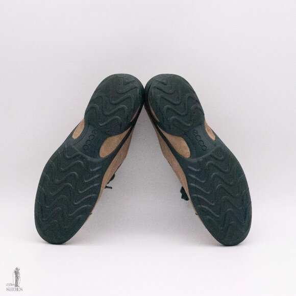 Ecco Minimalist Sneakers with Reflective Tongue Womens size 8-8.5 EU 39 - Picture 9 of 11